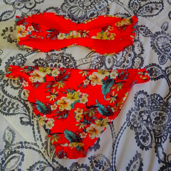 H&M strapless bikini. - Picture 2 of 2